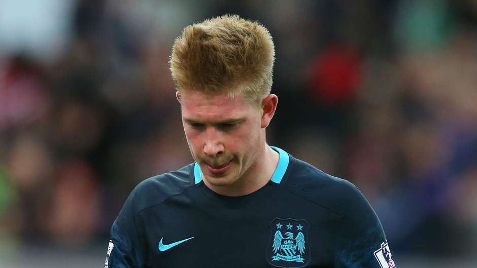 Tiền vệ phải Kevin De Bruyne (Manchester City): Với tỷ lệ chuyền chính xác chỉ đạt 62% và không có bất kỳ cú sút nào trúng khung thành, thậm chí người hâm mộ còn chẳng nhận ra sự xuất hiện của bản hợp đồng đắt giá nhất lịch sử “The Citizen” trên sân Britannia.