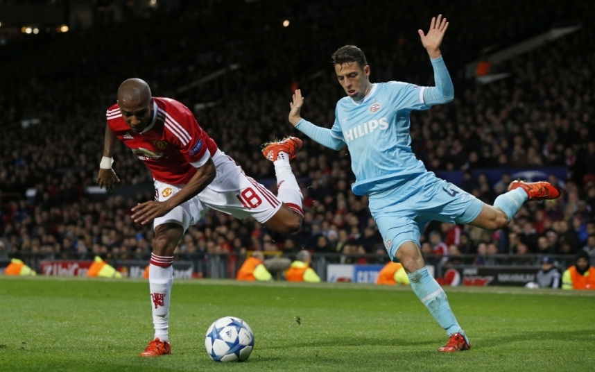 9. MU 0-0 PSV (25/11/2015): Không thể trả món nợ đã vay tại Hà Lan hồi tháng 9, MU còn bị đối thủ cầm hòa ngay tại Old Trafford. Màn trình diễn thảm họa này là nguyên nhân trực tiếp khiến đoàn quân của Louis Van Gaal phải xuống chơi ở Europa League.