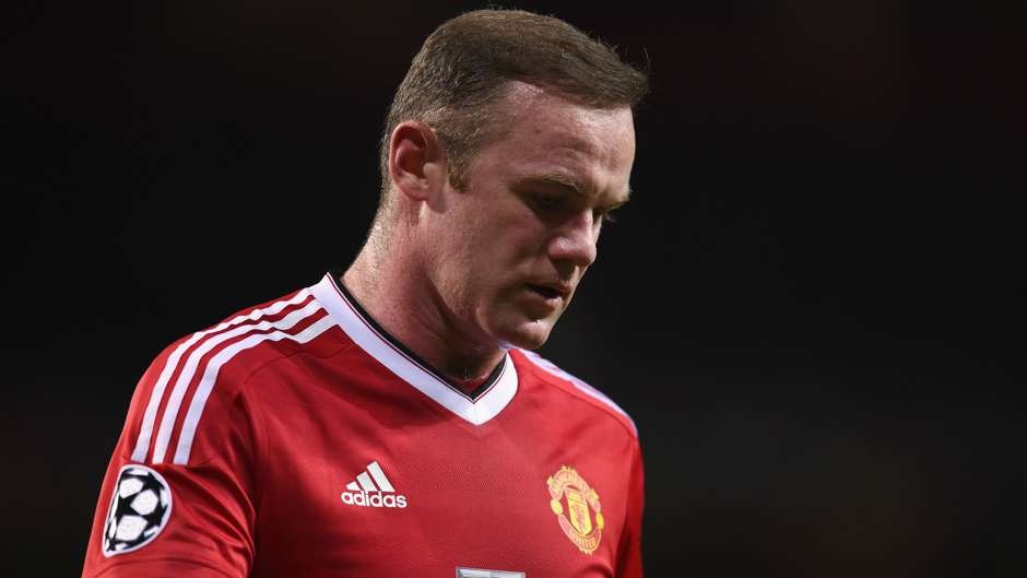 Tiền đạo Wayne Rooney (Manchester United): Chân sút 30 tuổi chính là hiện thân cho phong độ tệ hại của “Quỷ đỏ” ở cả đấu trường châu lục lẫn quốc nội. Bàn thắng vào lưới CSKA ở vòng 4 không thể bù đắp cho khoảng thời gian tuyển thủ Anh thi đấu vật vờ ở giai đoạn vòng bảng.