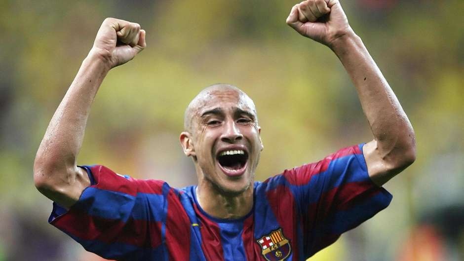 7. Henrik Larsson (Celtic sang Barcelona, 2004): Chân sút từng ghi 200 bàn thắng cho Celtic phải vật lộn với chấn thương trong năm đầu tiên tại Nou Camp. Tuy nhiên, huyền thoại người Thụy Điển đã trở lại mạnh mẽ ở mùa giải thứ 2 với 15 bàn thắng cùng những đóng góp quan trọng giúp Blaugrana giành chức vô địch Champions League mùa giải 2005/06.