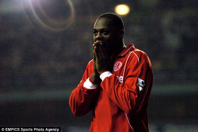 4. Michael Ricketts (Bolton sang Middlesbrough, 2003): Trên danh ngĩa, “The Boro” chỉ mất 3,5 triệu bảng để sở hữu một tuyển thủ quốc gia Anh. Nhưng bản hợp đồng vội vã trong ngày cuối cùng của kỳ chuyển nhượng mùa đông 2003 nhanh chóng trở thành nỗi thất vọng. Michael Ricketts chỉ ghi vỏn vẹn 3 bàn thắng trong 32 lần ra sân ở mùa giải tiếp theo.