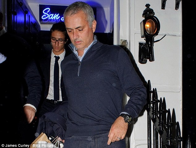 Mourinho tro ve Anh, san sang tiep quan MU? hinh anh