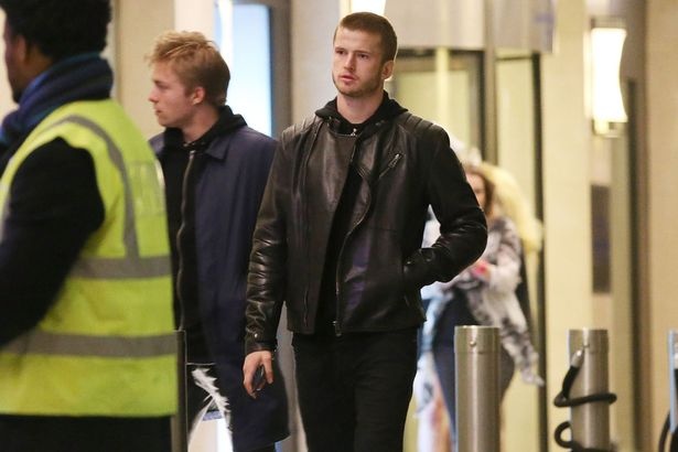 Cau thu Leicester bi phan biet doi xu anh 7