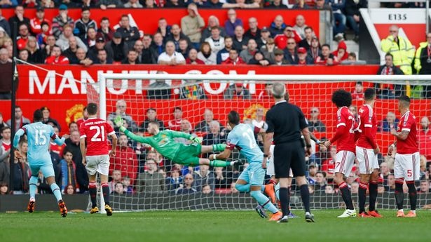 Ibrahimovic sang MU ảnh 3 Ibrahimovic sang MU anh 3