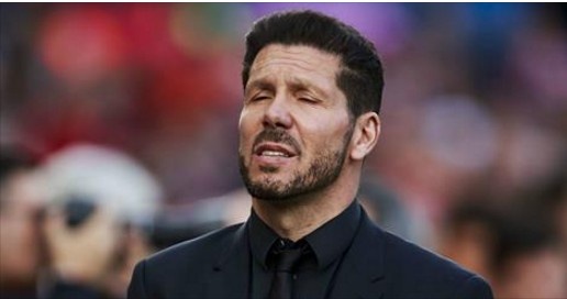 Diego Simeone bi cam chi dao den het mua hinh anh
