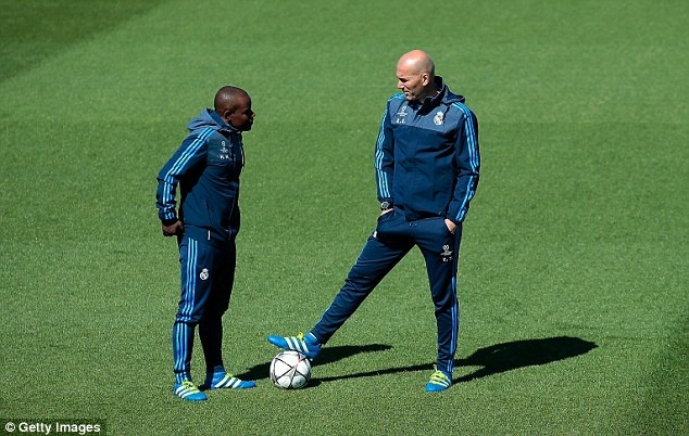 Ronaldo tro lai tran Man City anh 10