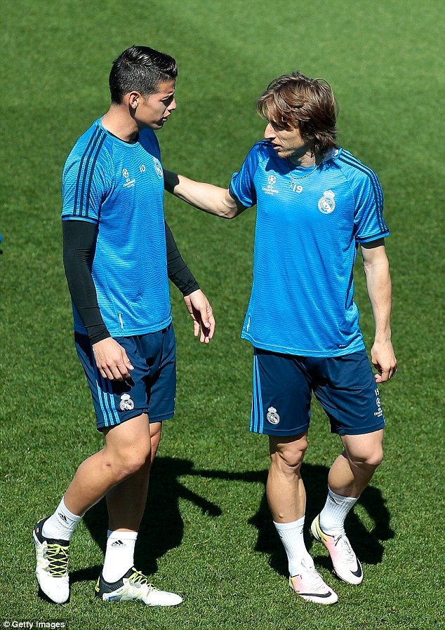 Ronaldo tro lai tran Man City anh 9