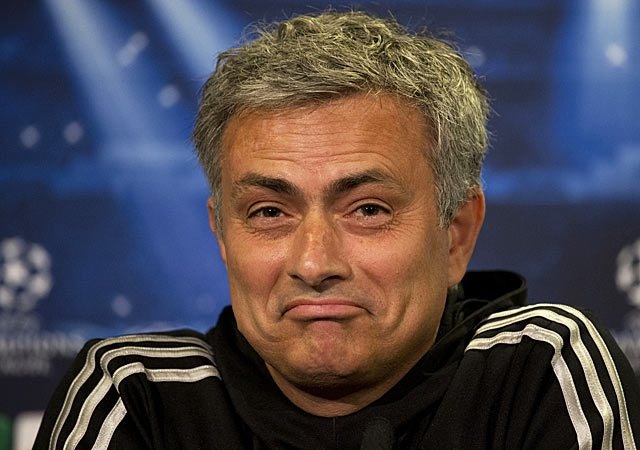 Mourinho mia mai Ranieri sau chuc vo dich Premier League hinh anh