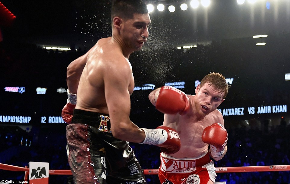 Amir Khan nhap vien khan cap sau tran tranh dai WBC hinh anh