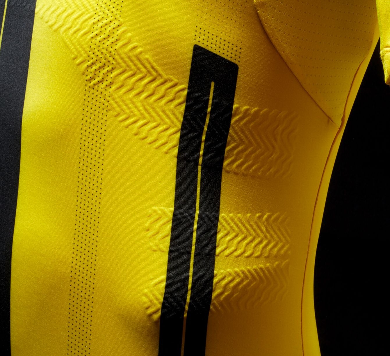 ao dau moi cua Dortmund anh 3