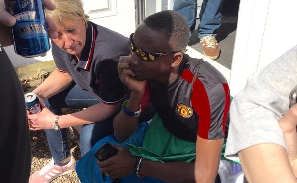 CDV MU giup do nguoi dan ong den tu Tay Phi hinh anh