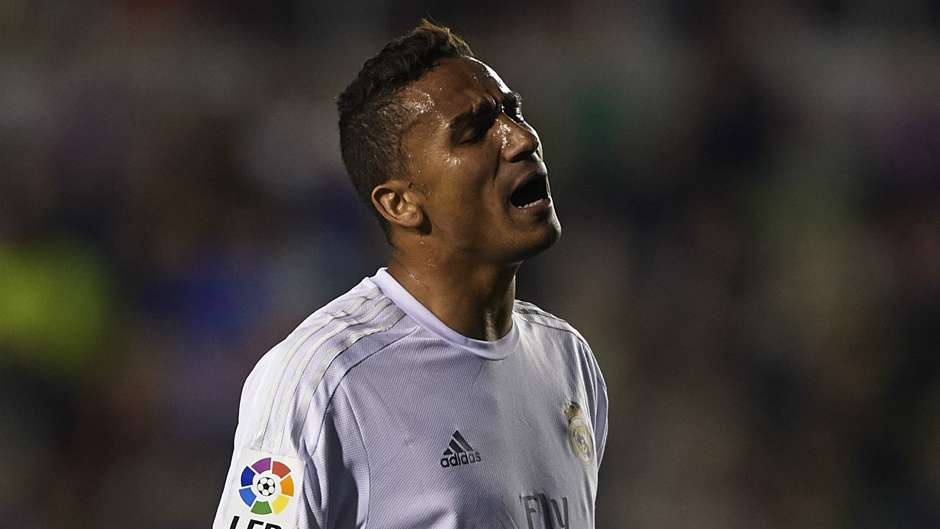 15 vụ chuyển nhượng thất bại mùa giải qua ảnh 1 15 vu chuyen nhuong that bai mua giai qua anh 1