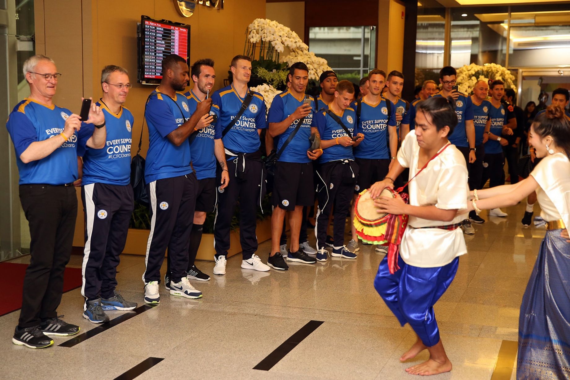 nguoi Thai chao don Leicester anh 8