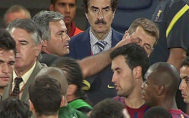 chiêu trò của Mourinho ảnh 8 chieu tro cua Mourinho anh 8