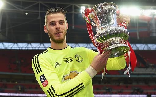 Cu tuyet Real Madrid, De Gea cam ket tuong lai tai MU hinh anh