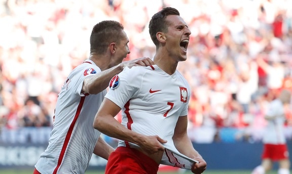 Ba Lan 1-0 Bac Ireland: Chien thang dau tay cua 'Dai bang' hinh anh