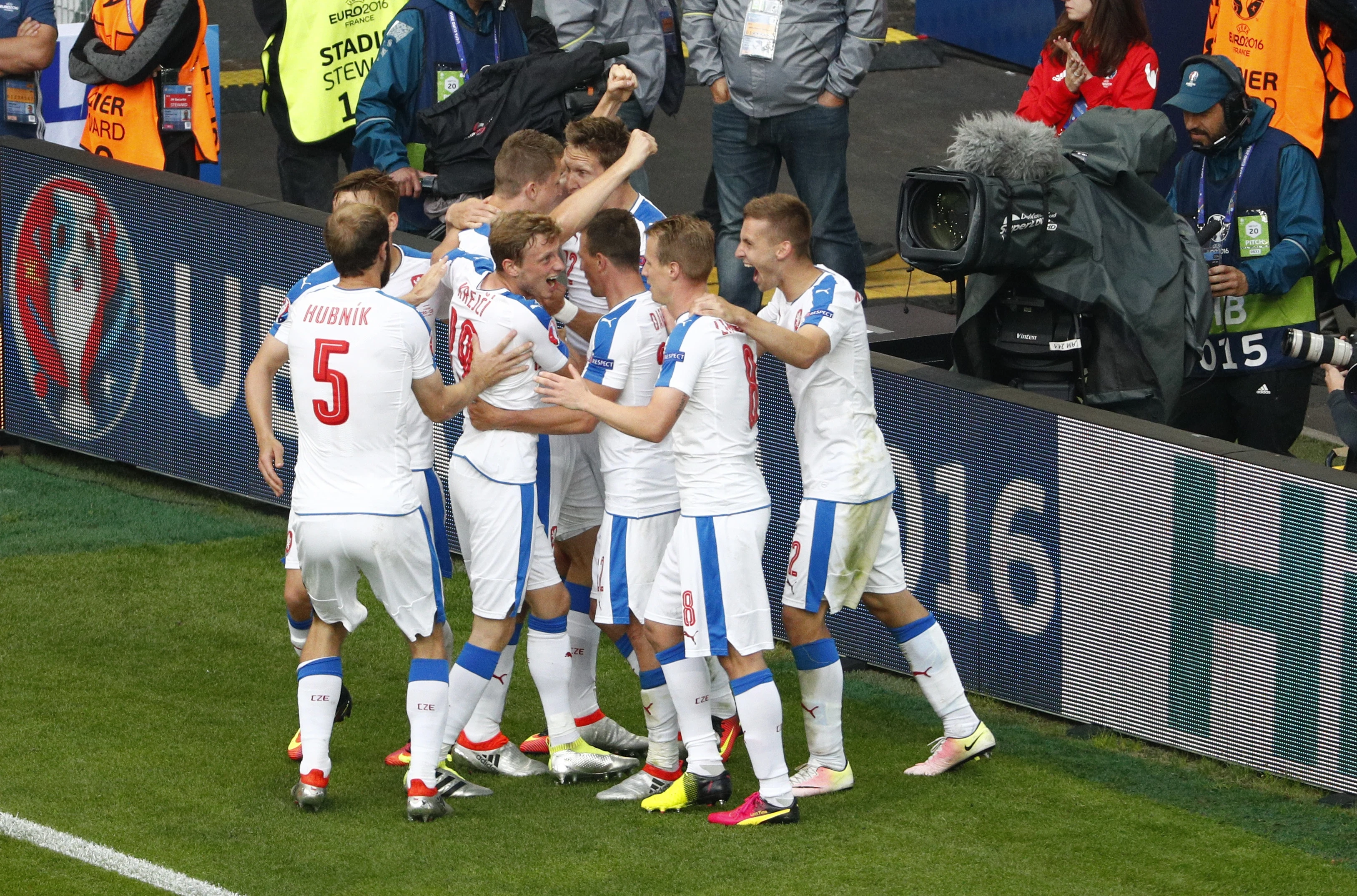 phao sang tran Croatia anh 10