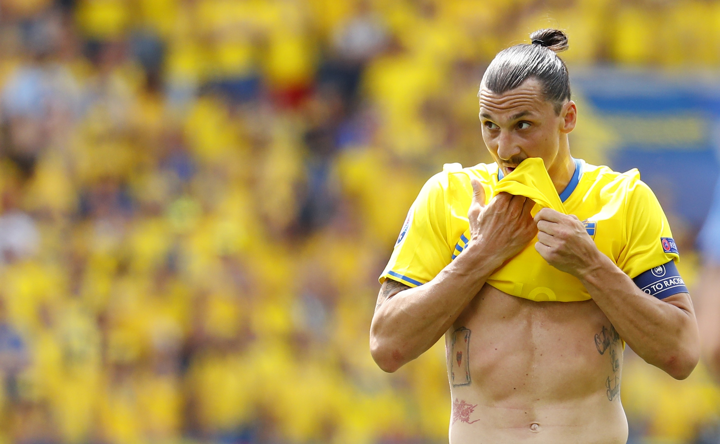 doi hinh te nhat luot hai vong bang Euro anh 11