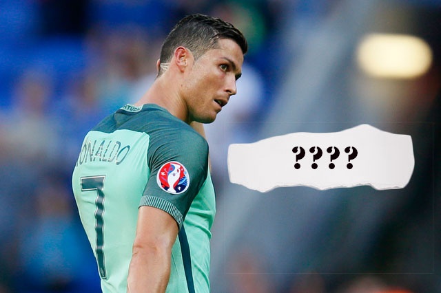 Fan 'che' noi dung manh giay bi an Ronaldo nhan tu HLV hinh anh