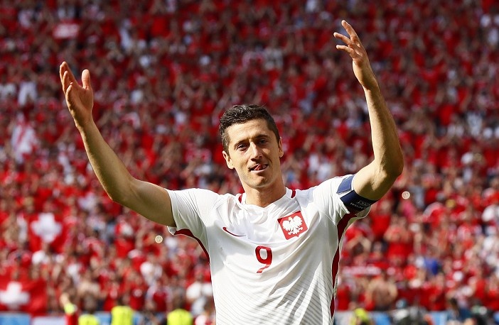 Ba Lan gianh ve vao tu ket sau loat penalty can nao hinh anh