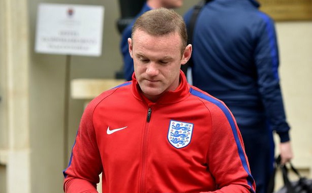 Rooney cung dong doi cui gam mat tro lai Anh hinh anh