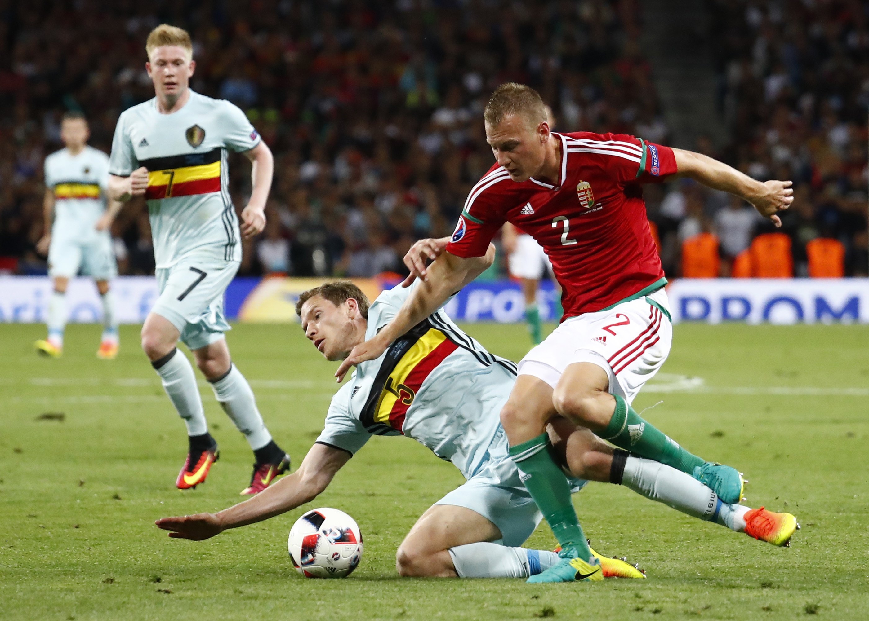 doi hinh te nhat vong 1/8 euro anh 3