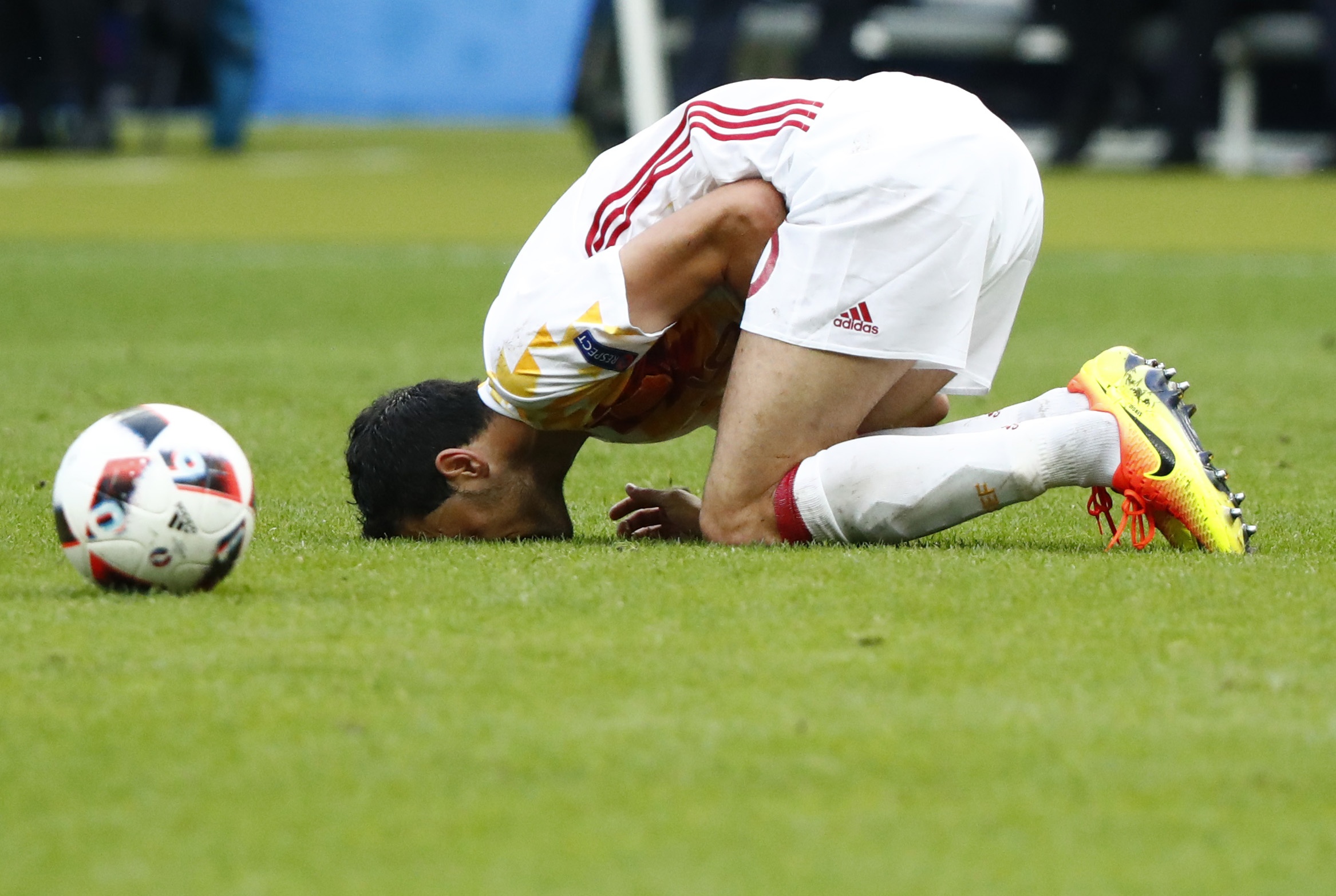 doi hinh te nhat vong 1/8 euro anh 7