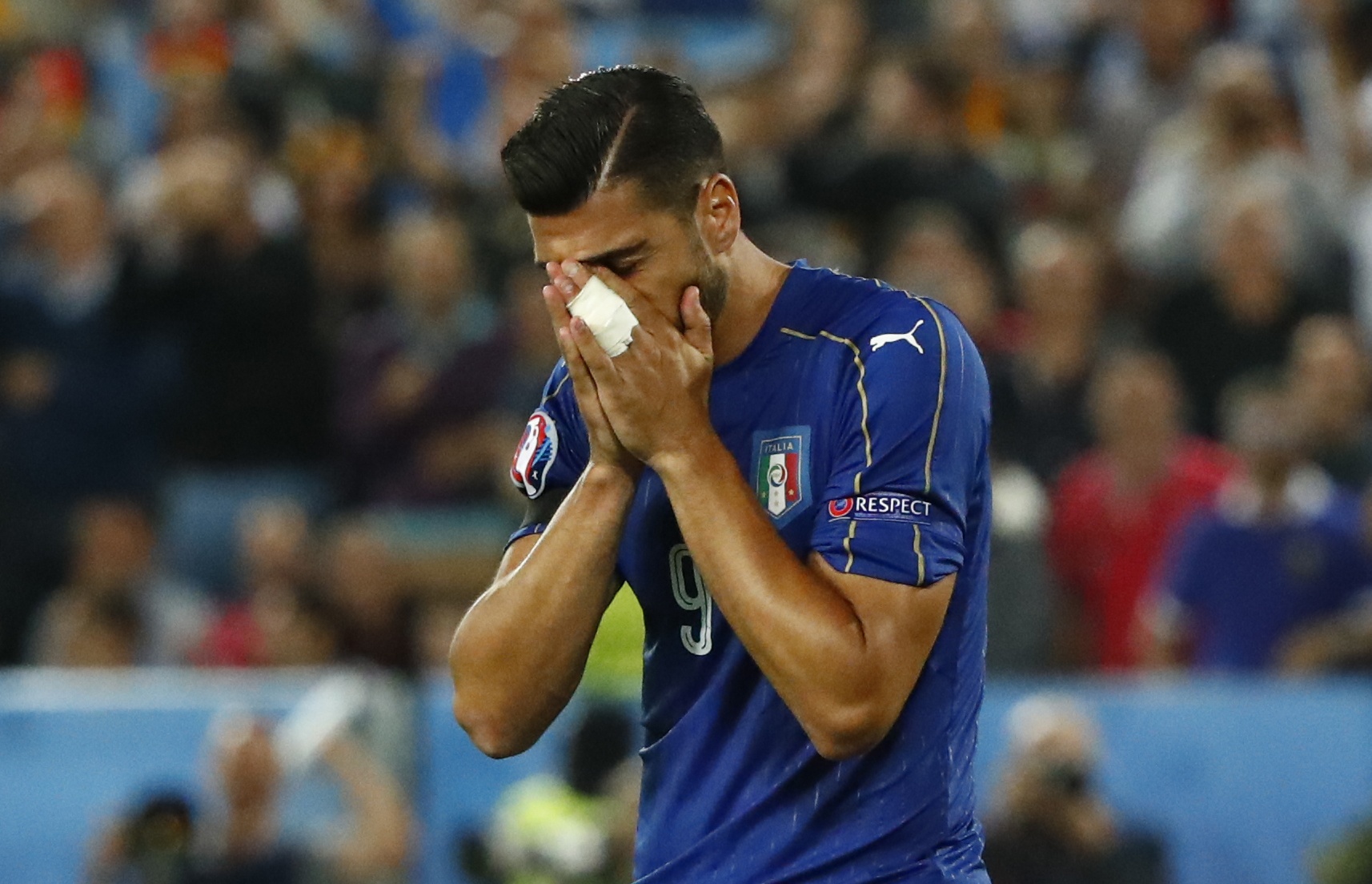 buffon khoc sau tran thua duc anh 4