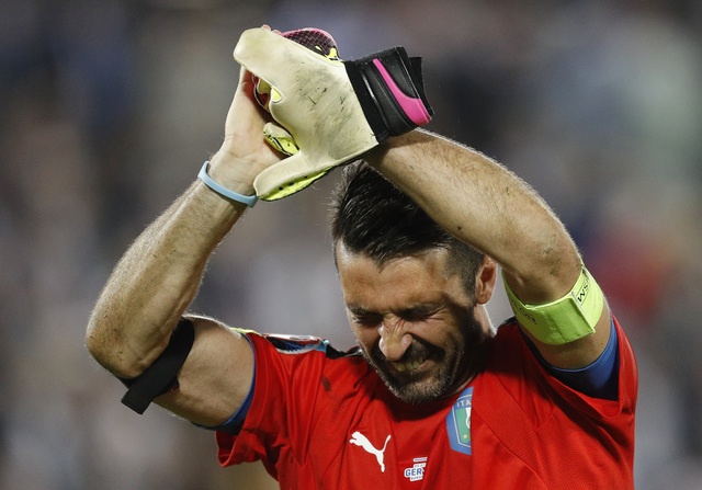 buffon khóc sau trận thua đức ảnh 2 buffon khoc sau tran thua duc anh 2