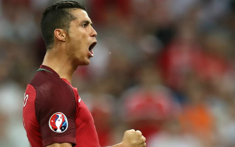 ronaldo dong vien moutinho anh 1