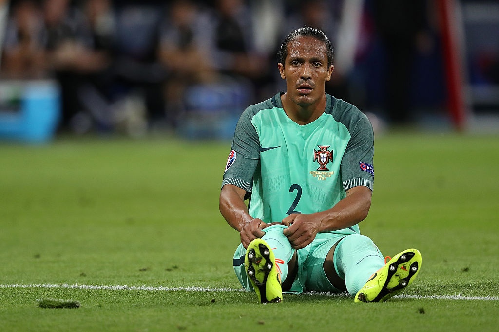 so sanh doi hinh bo dao nha phap anh 16