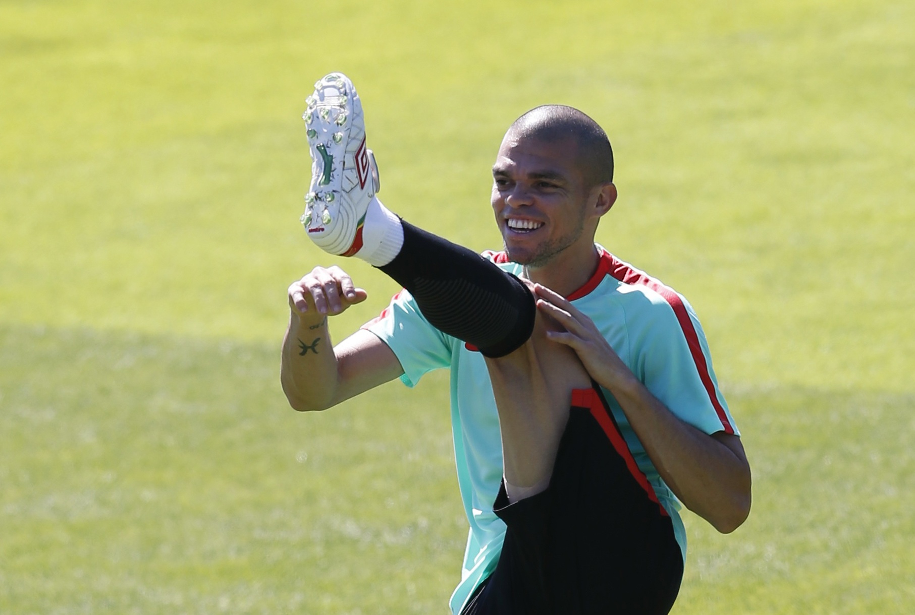 'Hung than' Pepe tro lai tran chung ket Euro hinh anh