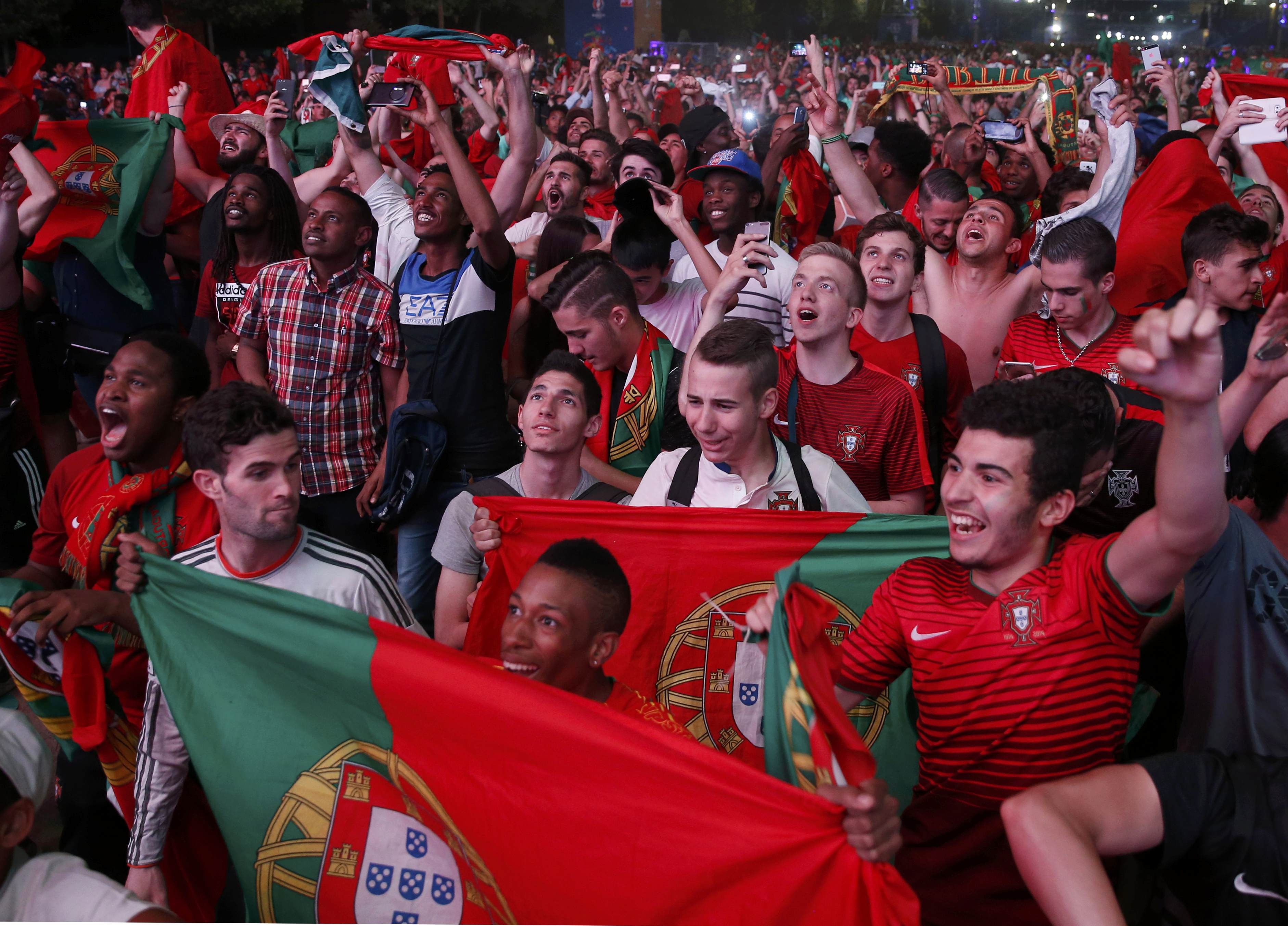 bo dao nha an mung vo dich euro anh 4