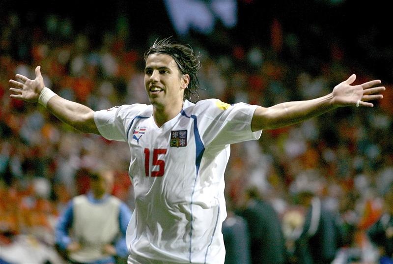 14 cau thu tung gianh giay vang Euro anh 12