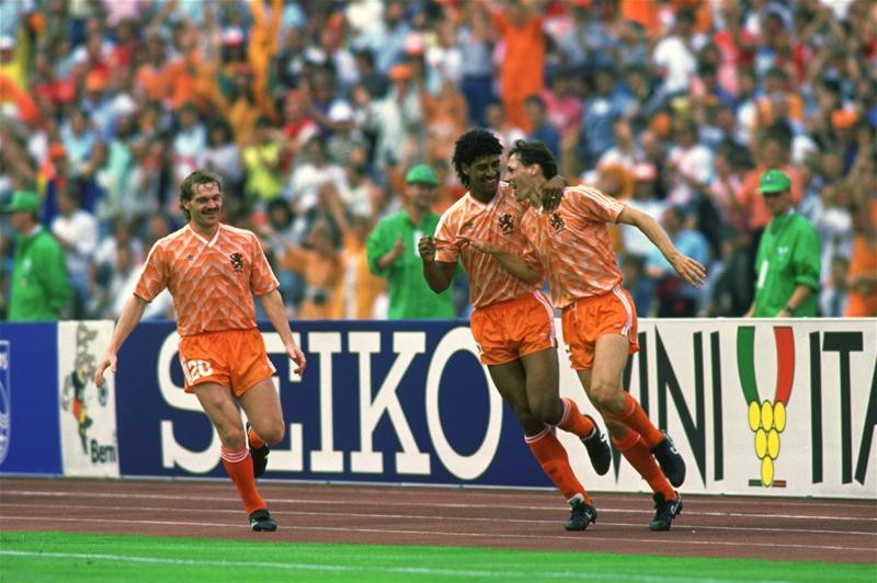 14 cau thu tung gianh giay vang Euro anh 8