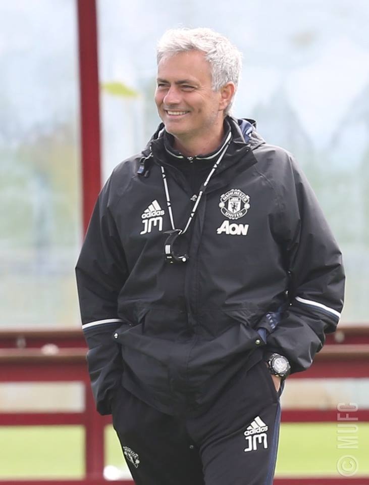 buổi tập đầu tiên của mourinho ảnh 1 buoi tap dau tien cua mourinho anh 1