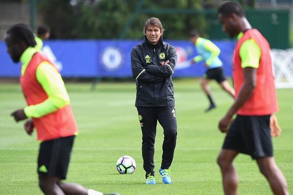 antonio conte ra mat chelsea anh 10