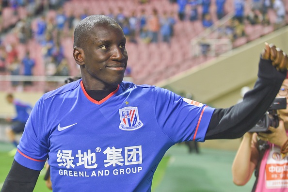 Cuu sao Chelsea dinh chan thuong kinh hoang tai Trung Quoc hinh anh