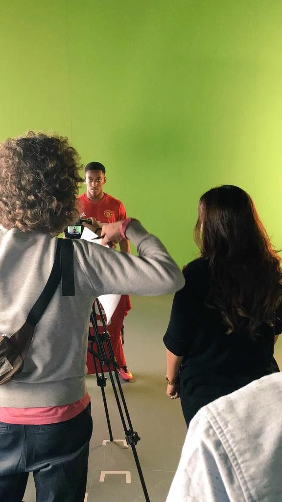 martial nhuong ao so 9 anh 1