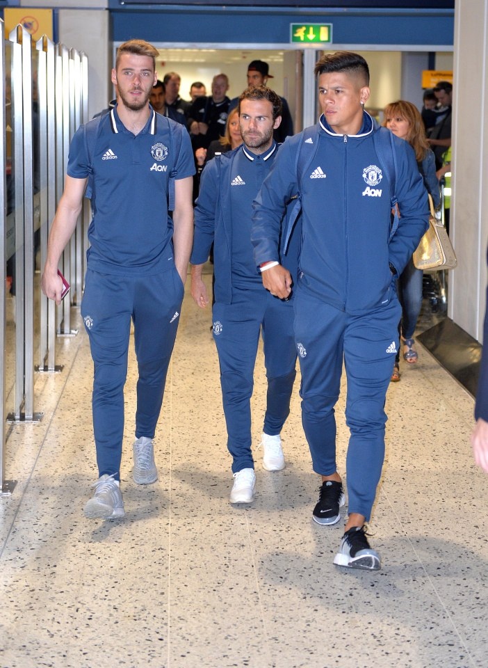 ibrahimovic ra mat MU anh 5