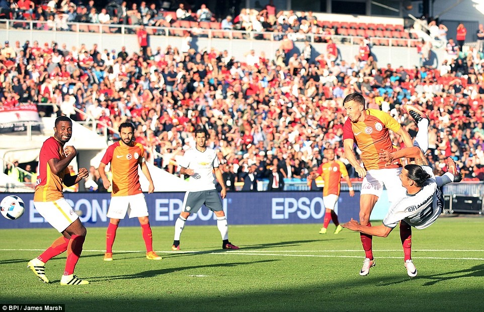 ibra ghi ban giup MU thang galatasaray anh 2