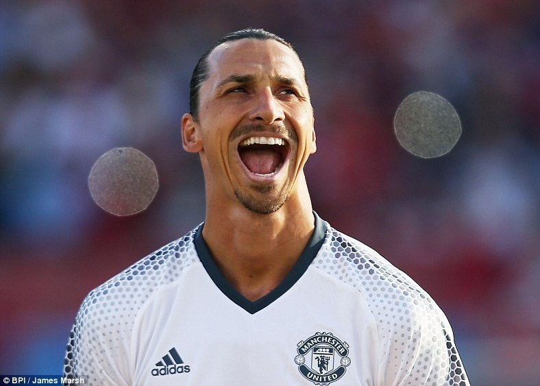 Ibrahimovic lap sieu pham giup MU dai thang Galatasaray hinh anh