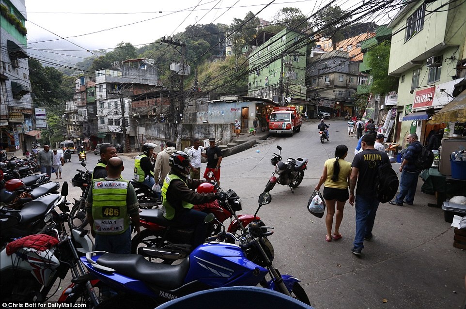 Khach san o chuot 11 do la cho du khach anh 5