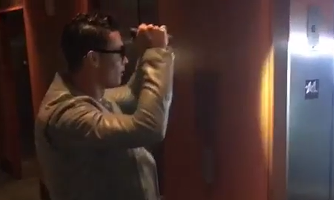 Ronaldo dong gia canh sat khien ban than thot tim hinh anh