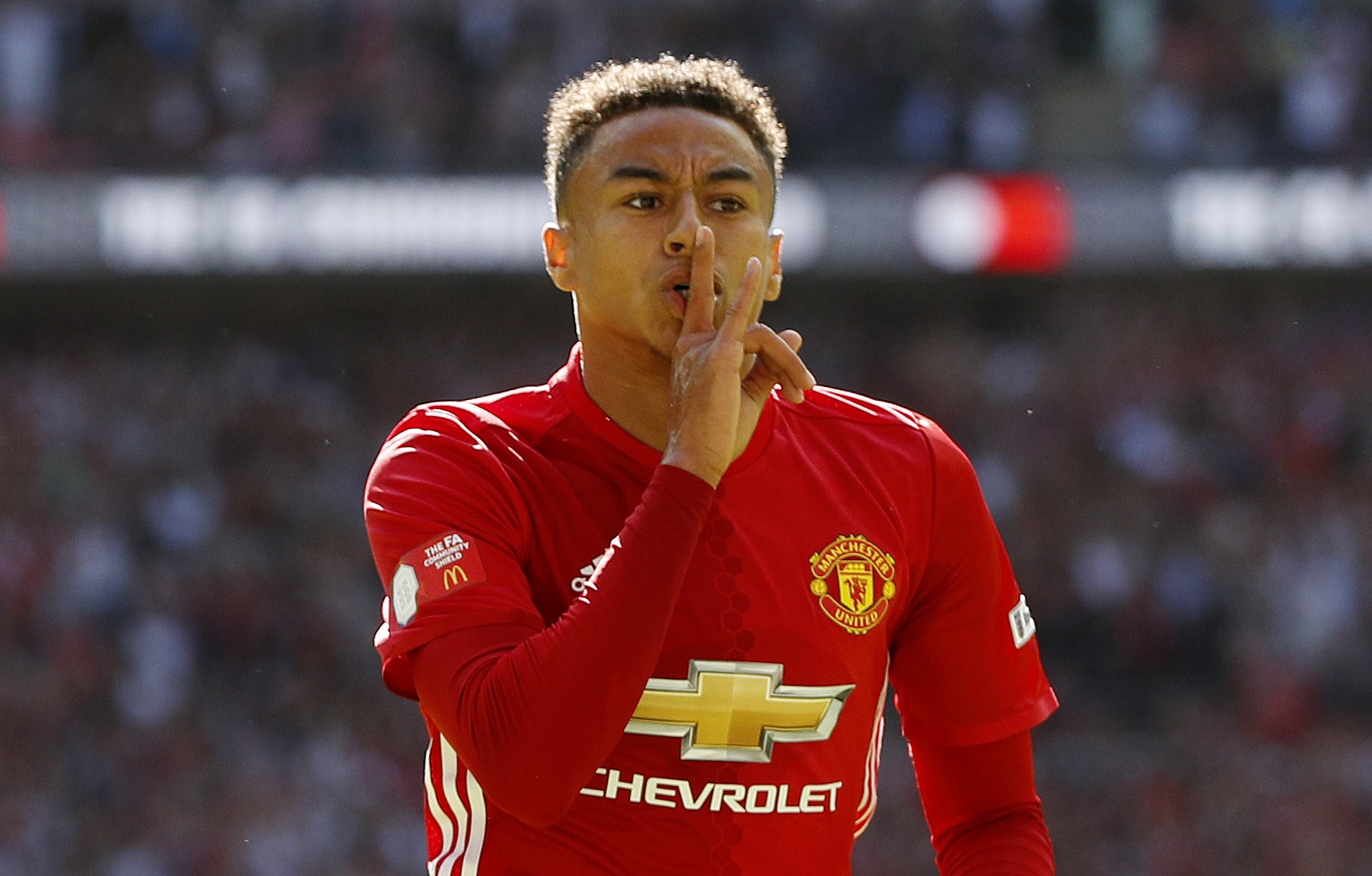 Ibra phat cuong sau ban thang  vao luoi Leicester anh 7