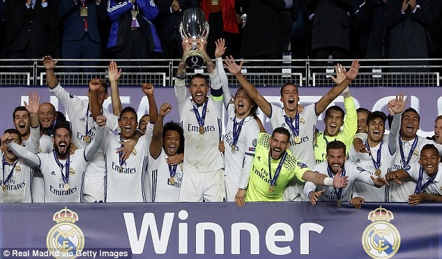 Ronaldo, Pepe trở lại tập luyện ảnh 6 Ronaldo, Pepe tro lai tap luyen anh 6