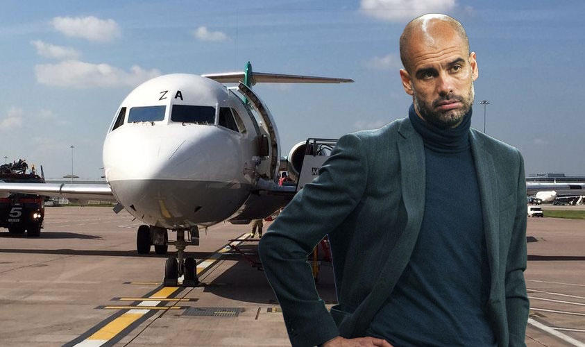 Cau thu Man City so tan khan cap vi may bay boc khoi hinh anh