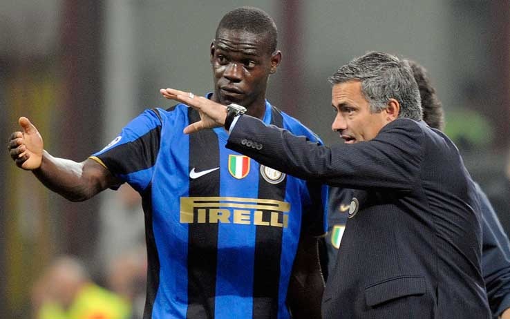 Chuyen nhuong 17/8: Mourinho bi mat gap mat Balotelli hinh anh