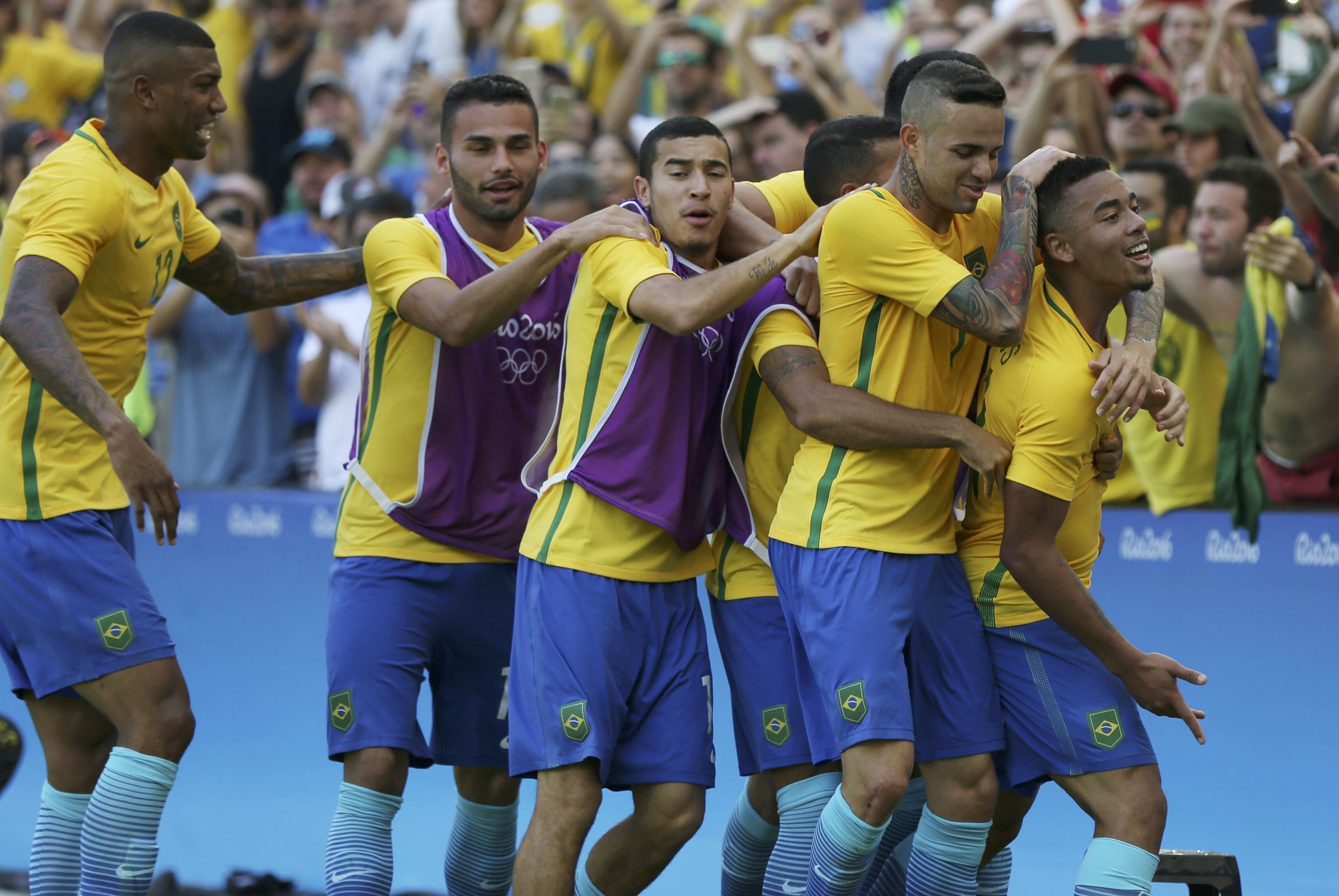 Neymar di vao lich su The van hoi anh 5