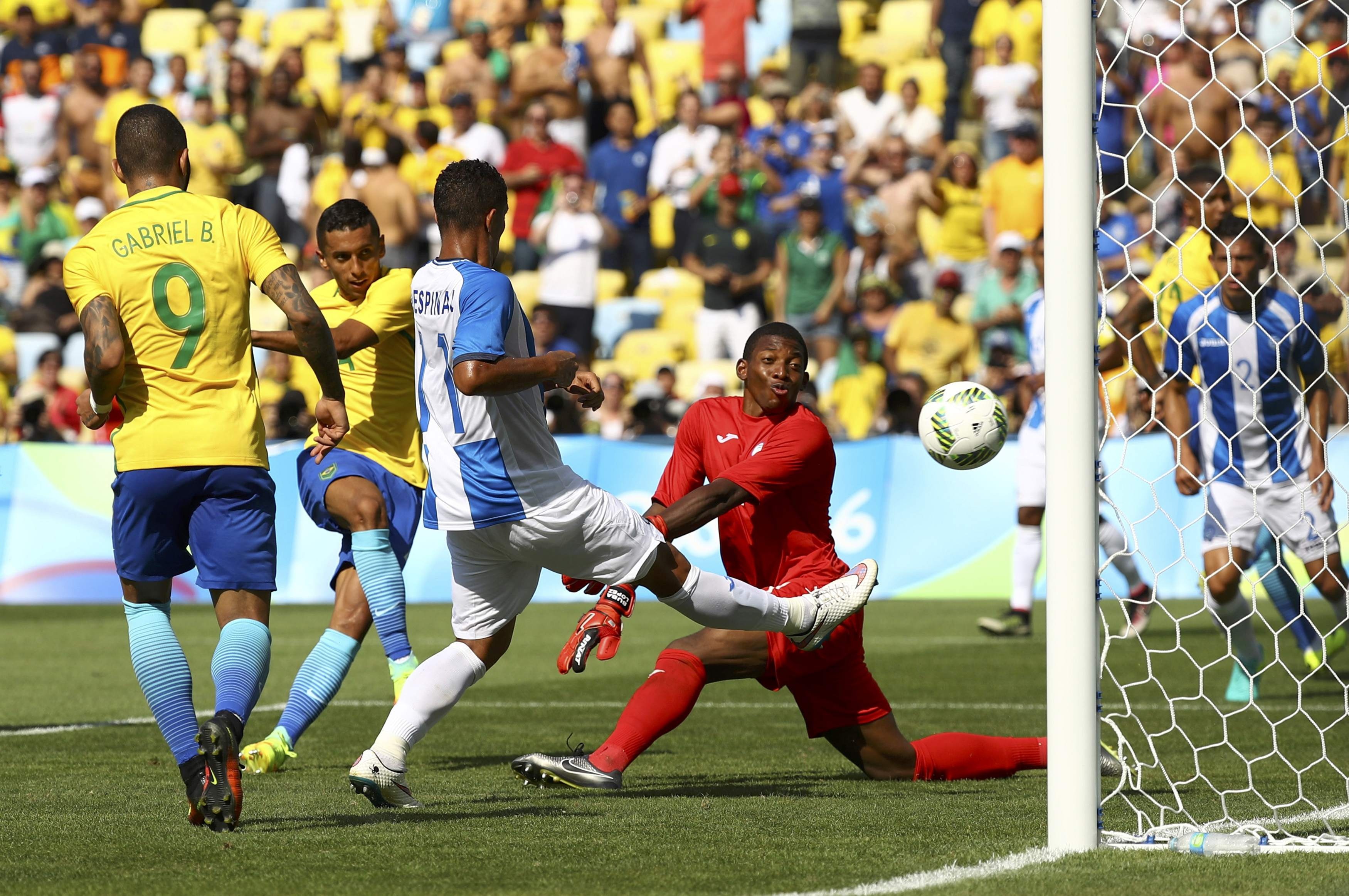 Neymar di vao lich su The van hoi anh 6